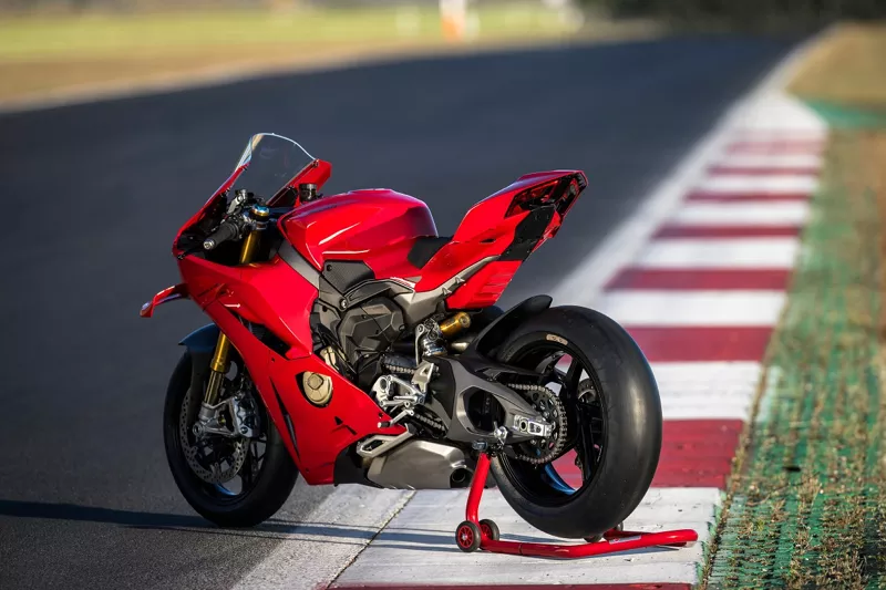 Ducati Panigale V4 2025